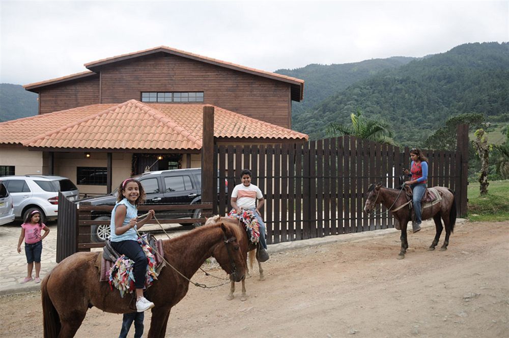 Hotel Rancho La Aurora Харабакоа Екстер'єр фото